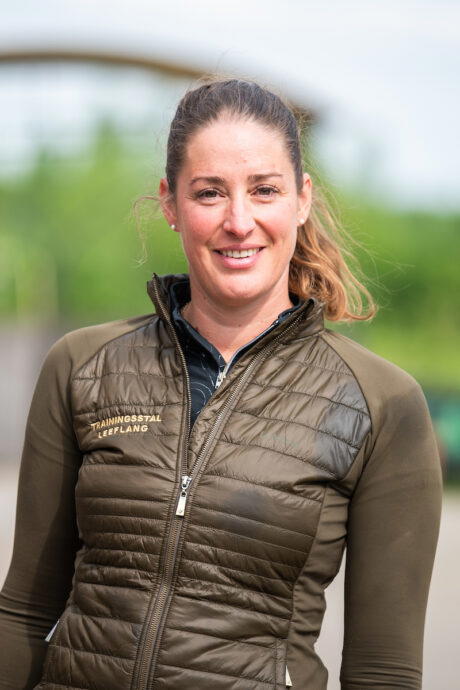 Linda Leeflang, keuringsklaar en zadelmak maken