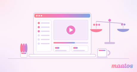 Illustratie van een laptop met een cursusomgeving naast een weegschaal in de Maatos-kleuren, als beeld bij het vergelijken van online cursusplatforms.