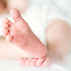 babymassage in de kraamweek